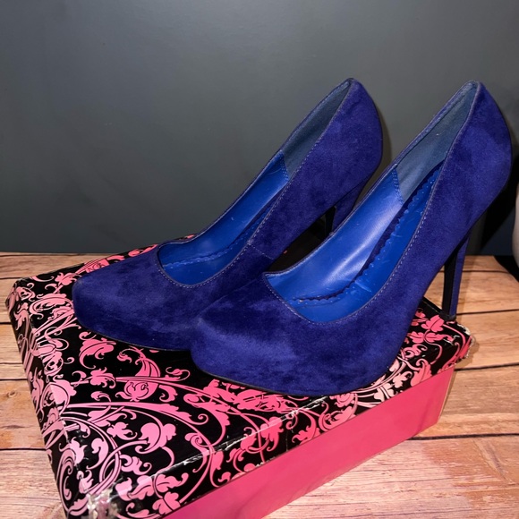 Suede Qupid Heels - Picture 4 of 4